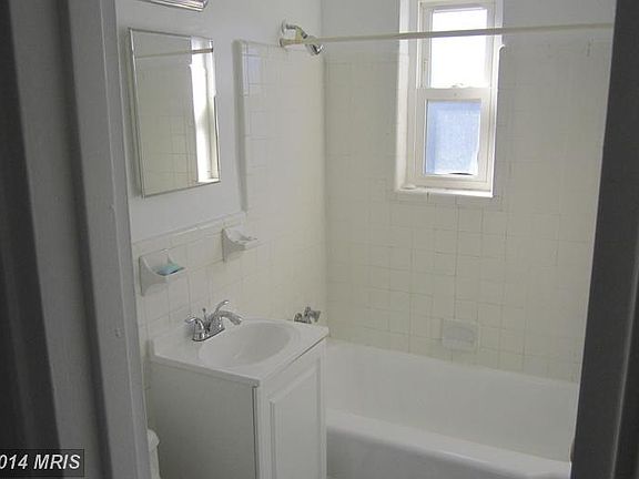 5th image of 3035 Patrick Henry Dr APT 201