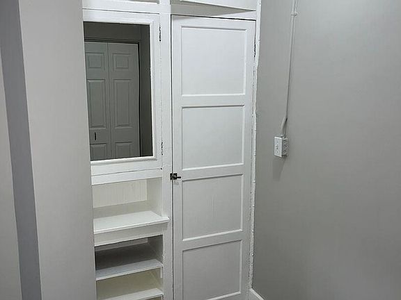 4th image of 1355 S Hope St APT 103