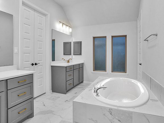 5th image of 26826 Steradian Lake Ln