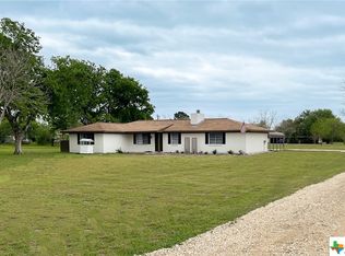 299 Crestview Dr, Victoria, TX 77905