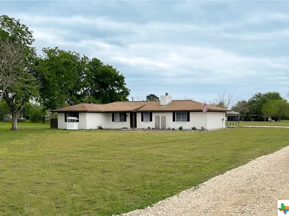 299 Crestview Dr, Victoria, TX 77905