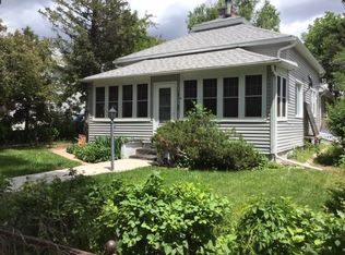 141 N 6th St, Hot Springs, SD 57747