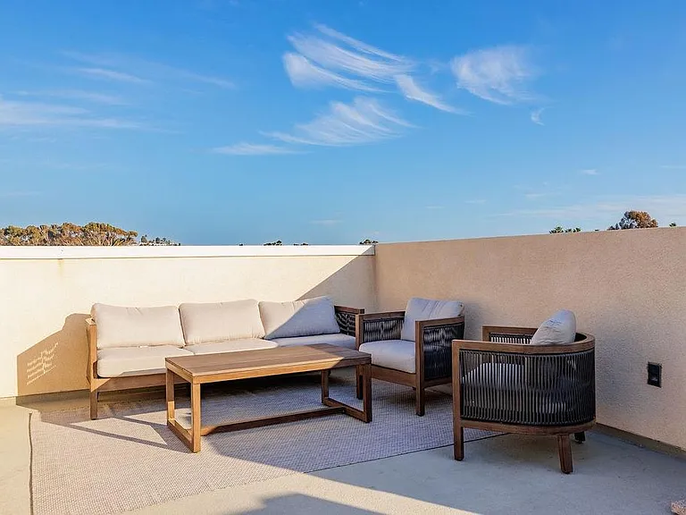 538 Doheny Way — Photo 37