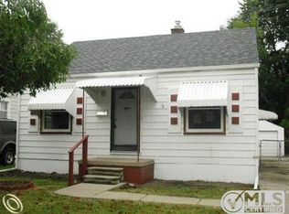 18795 Woodside St, Harper Woods, MI 48225