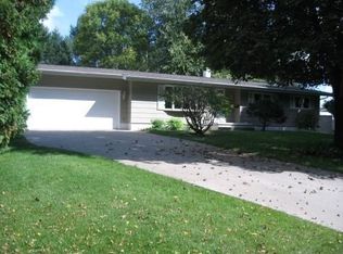 112 Hilltop Dr NE, Mount Vernon, IA 52314
