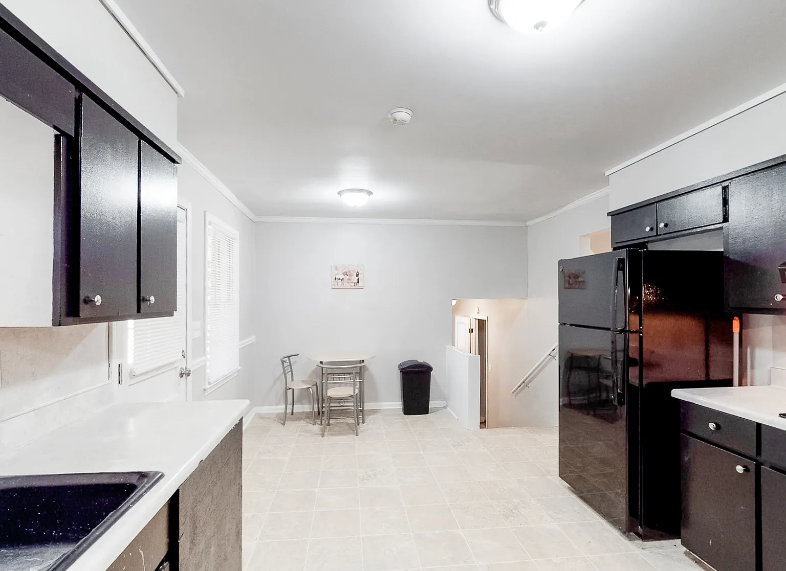 4 bed, 3.0 bath, 2200 sqft, $728 — Photo 4