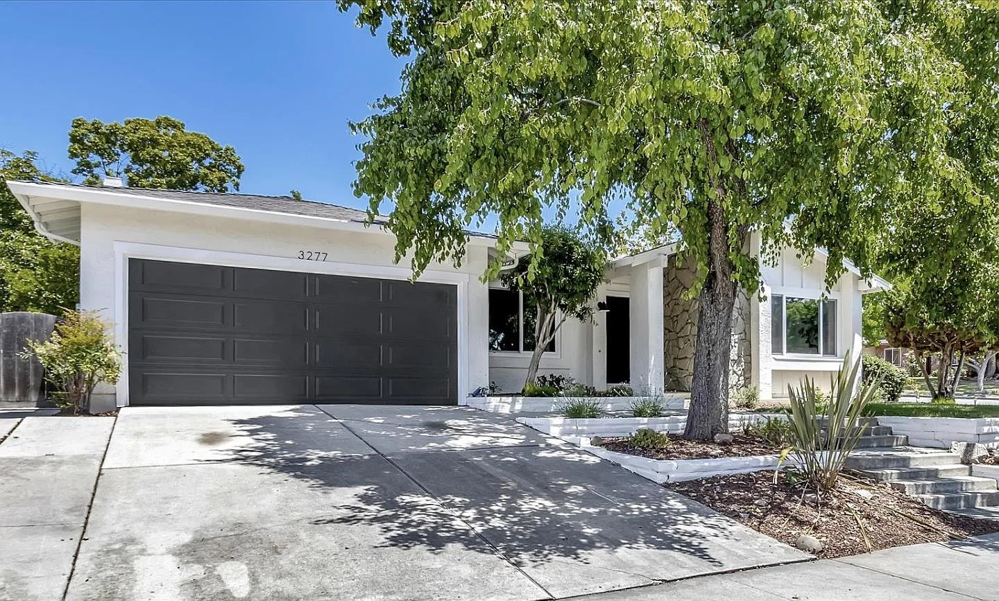 3277 Stimson Way photo 1