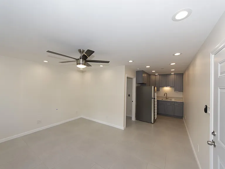 1068 Kinau St #A3 — Photo 1