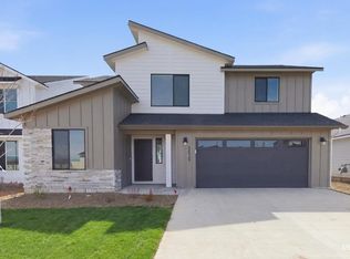 6629 W Redwood Creek Dr, Meridian, ID 83646