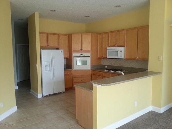 5th image of 7676 Royal Crest Dr