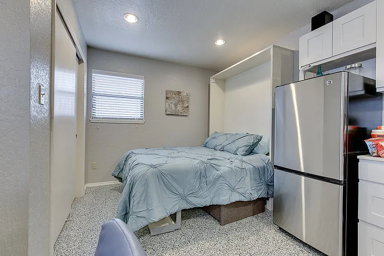 Studio, 276 sqft, $670 — Photo 4