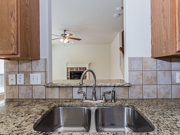 5th image of 212 Olde Village Dr