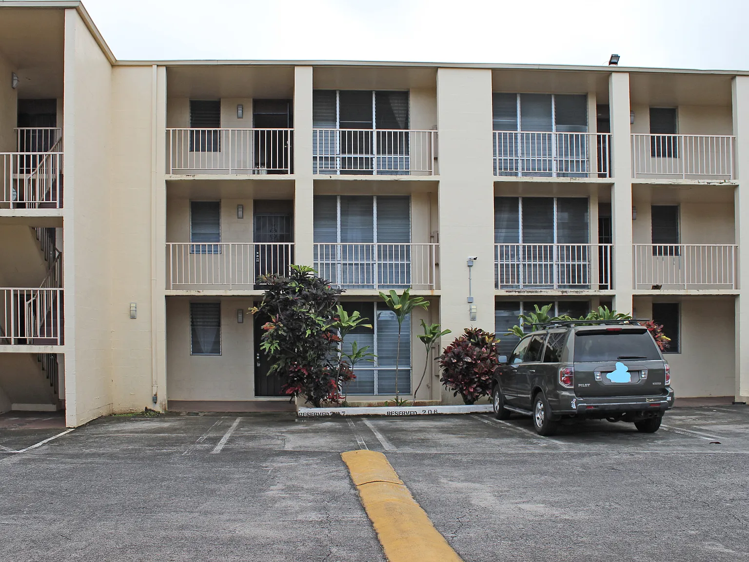 2 bed, 620 sqft, $2,200 — Photo 1