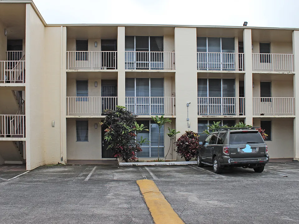 45-697 Kamehameha Hwy #206