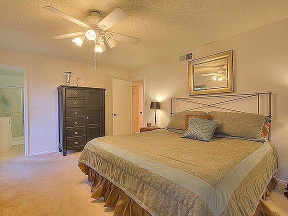 4th image of 8221 Sprenger Dr NE
