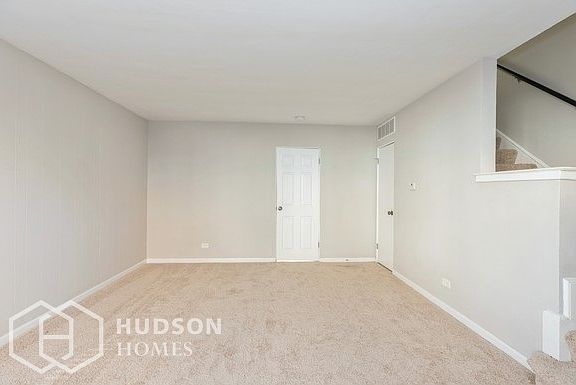4th image of 1336 Wentworth Ave Unit 3