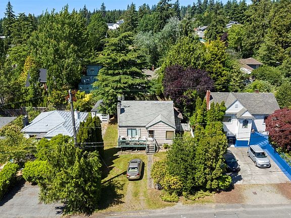 5th image of 122 NW 103rd Street