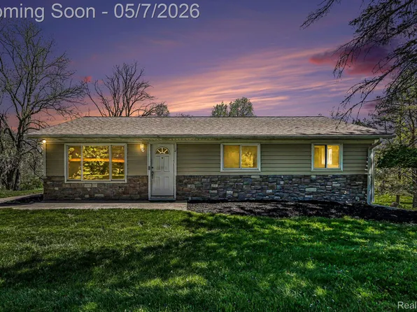 1405 Swarthout Rd, Pinckney, MI 48169