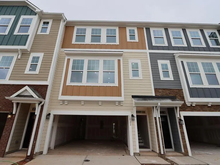 1021 Commack Dr — Photo 11