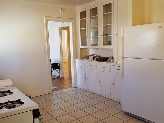 3rd image of 7168 Stanford Ave