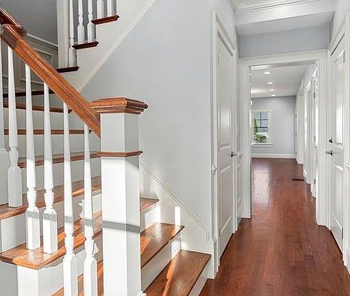 2nd image of 121 Farwell St #121