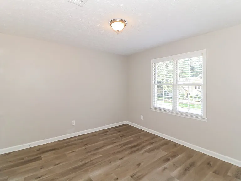 4832 Helga Way NE — Photo 15