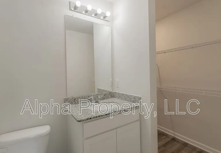 304 Long Grove Ln — Photo 6