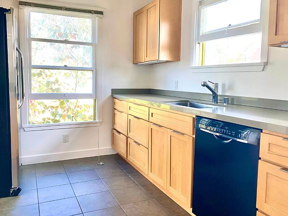 4th image of 670 Westminster Ave