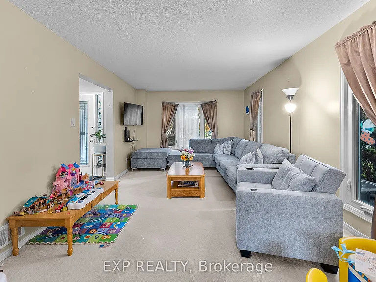 3 Briarsdale Cres — Photo 6