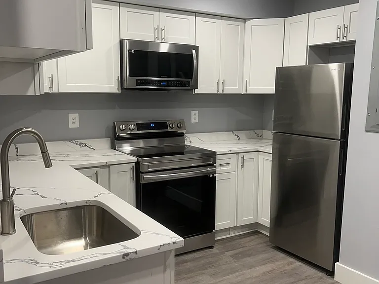 5900 Foote St NE — Photo 8