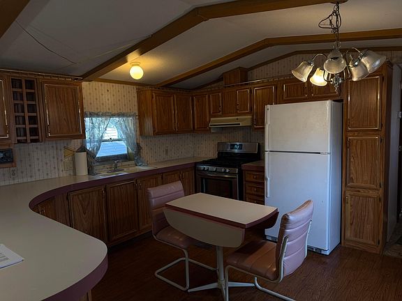 4th image of 5 Spring Lake Ct