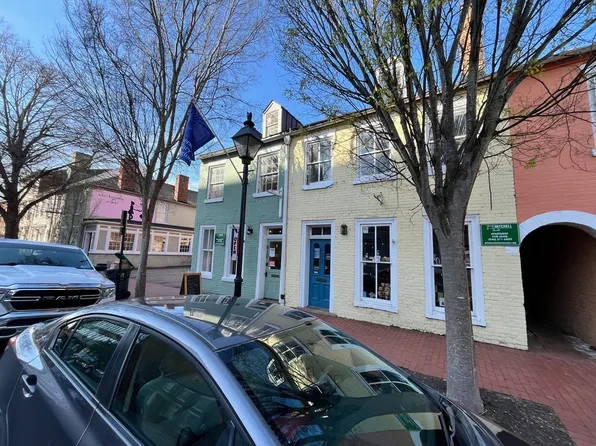 610 Caroline St #A, Fredericksburg, VA 22401