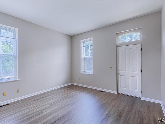 3rd image of 1301 Ann Ave