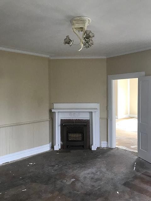 2nd image of 301 Church St