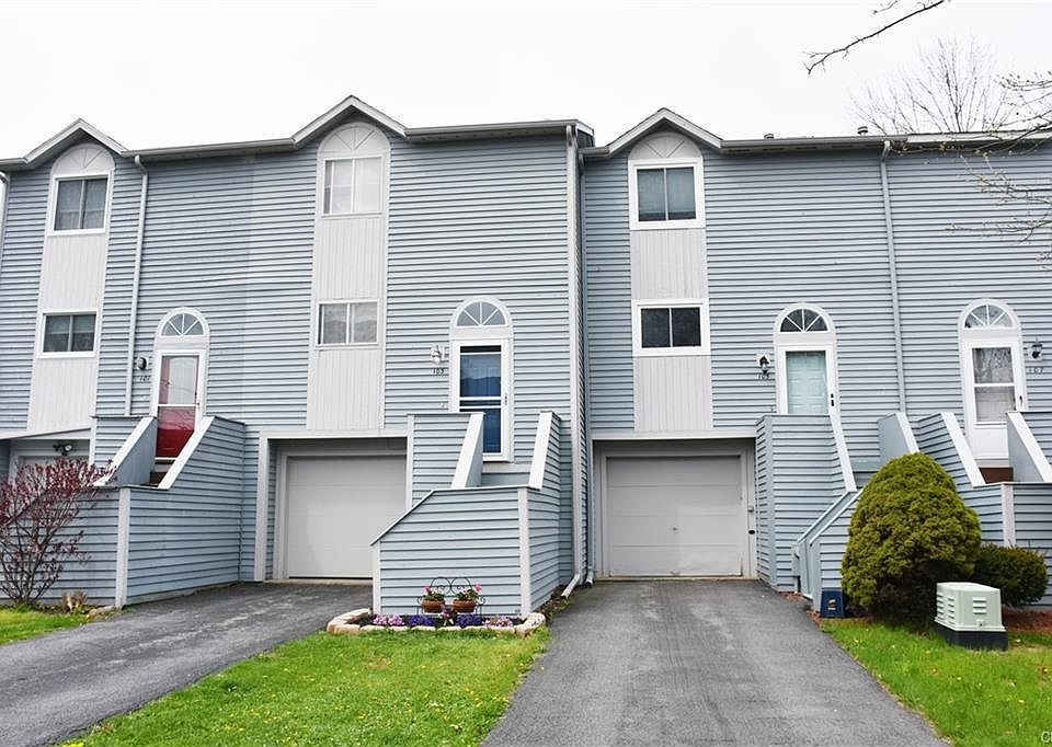 1st image of 103 Iron Oak Cir
