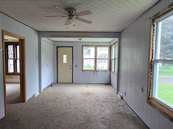 3rd image of 507 Pleasant Ave