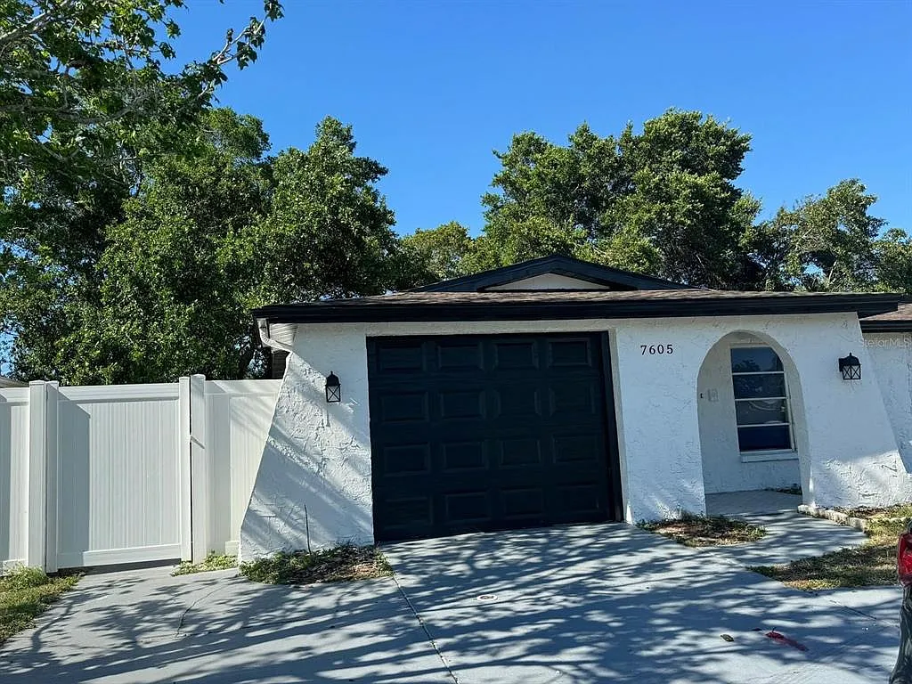 3 bed, 2.0 bath, 1278 sqft, $2,350 — Photo 1