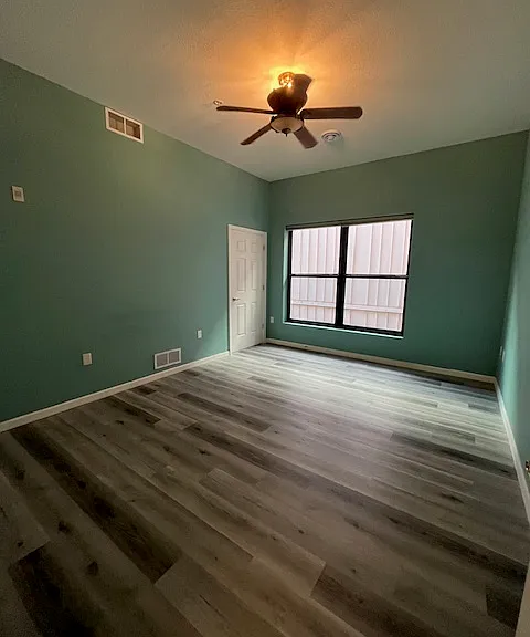 270 4th St E #401 — Photo 8