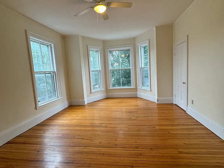 55 Water St — Photo 3