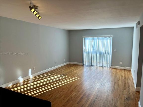 5th image of 1610 Lenox Ave APT 511