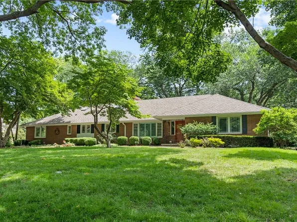 9629 Lee Blvd, Leawood, KS 66206