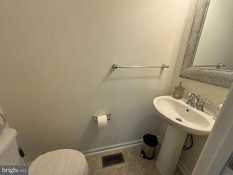 41717 McMonagle Sq — Photo 6
