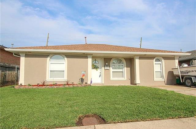 1st image of 3828 W Loyola Dr
