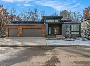 6546 Round Hill Ct SE, Grand Rapids, MI 49546