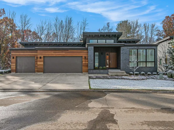 6546 Round Hill Ct SE, Grand Rapids, MI 49546