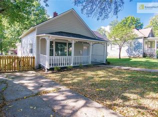 105 E Shawnee St, Paola, KS 66071