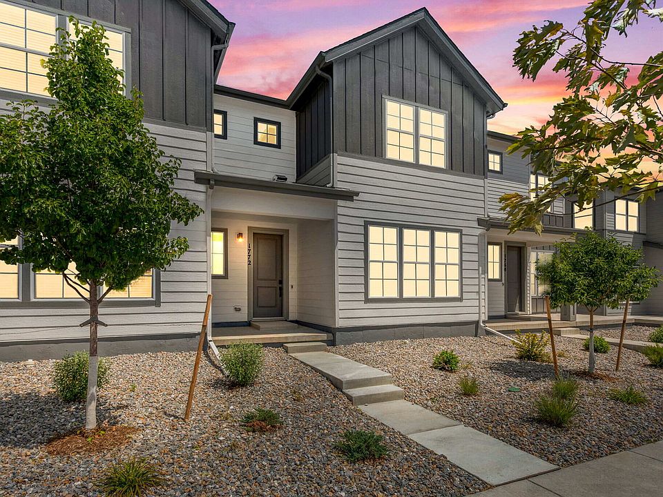 Modern Craftsman style front exterior