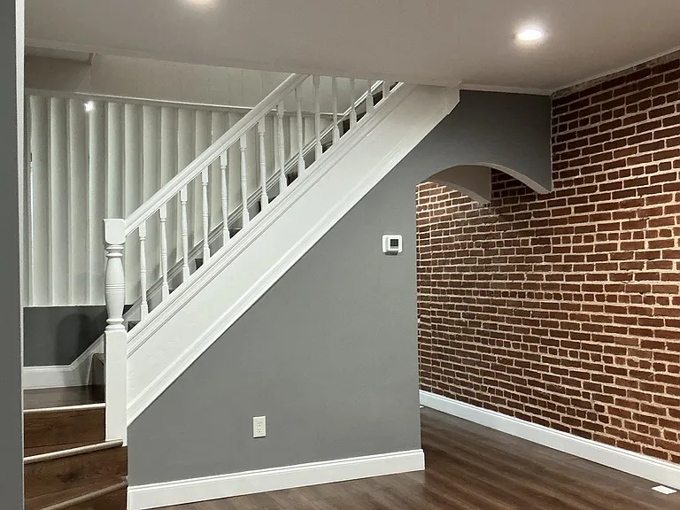 2519 W Fairmount Ave — Photo 37