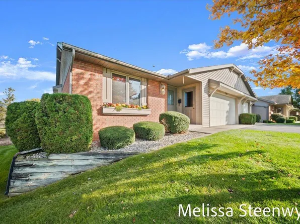 241 Interlaken Ct, Zeeland, MI 49464