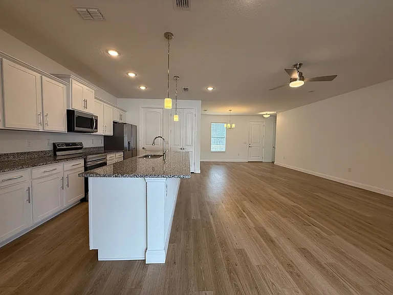 47 La Mancha Dr — Photo 15